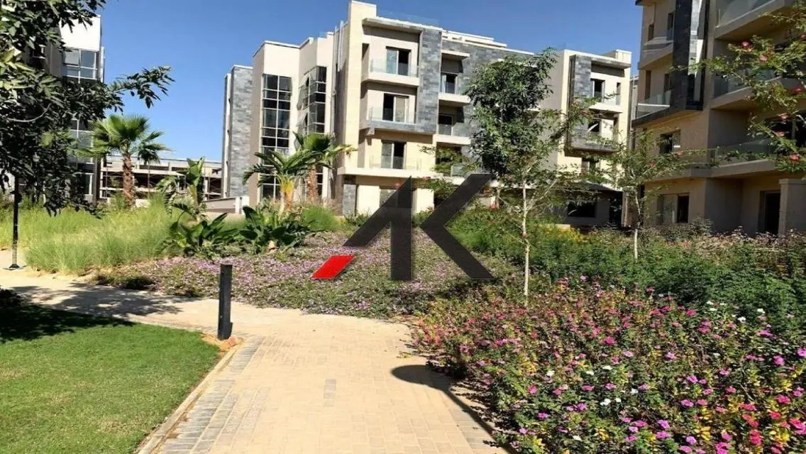 Prime Location Apartment in Galleria Moon Valley