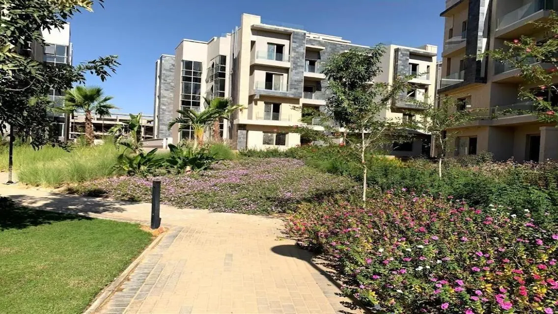 Prime Location Apartment in Galleria Moon Valley