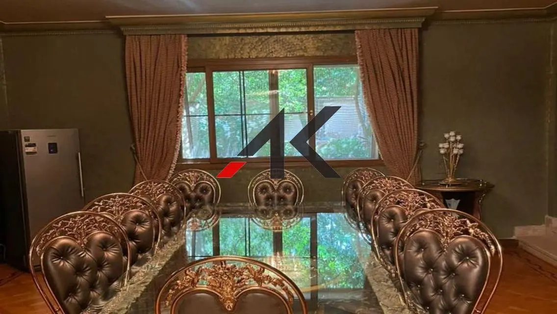 Luxury Palace with pool For Sale in Arabella Park