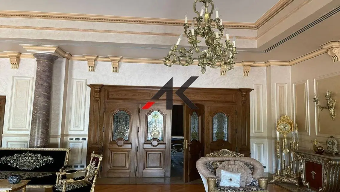 Luxury Palace with pool For Sale in Arabella Park