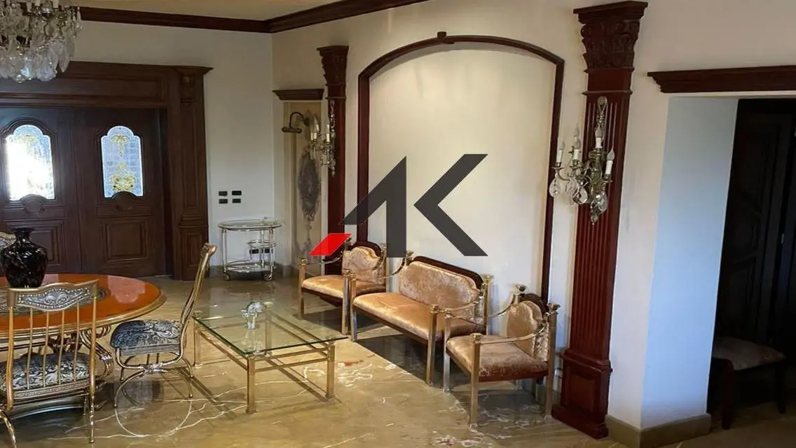 Luxury Palace with pool For Sale in Arabella Park