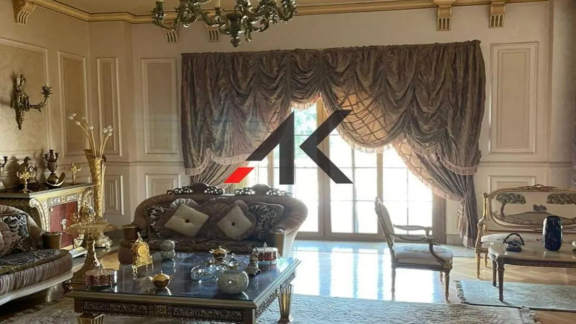 Luxury Palace with pool For Sale in Arabella Park