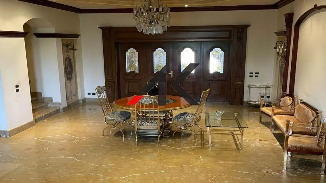 Luxury Palace with pool For Sale in Arabella Park
