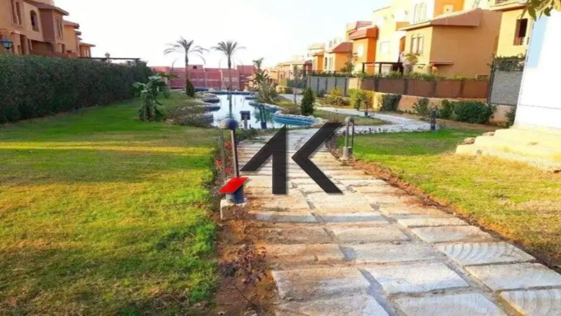 Prime Location Twin with pool For Rent-Moon Valley