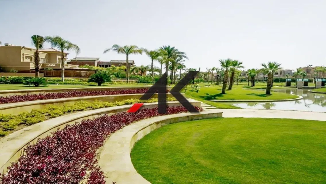 فيلا فاخرة بحمام سباحة للايجار في سوان ليك