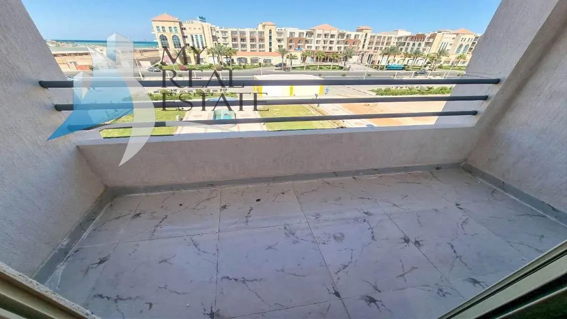Sea and Promenade view 2 beds in a new compound