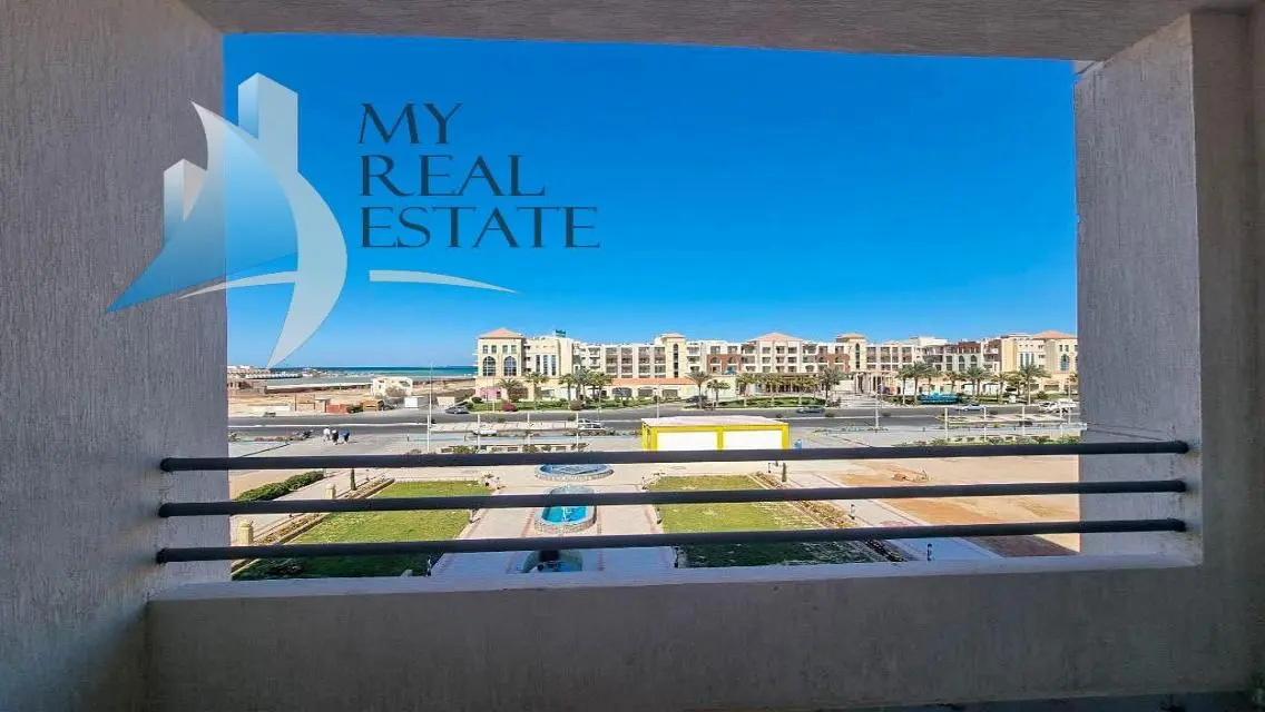 Sea and Promenade view 2 beds in a new compound