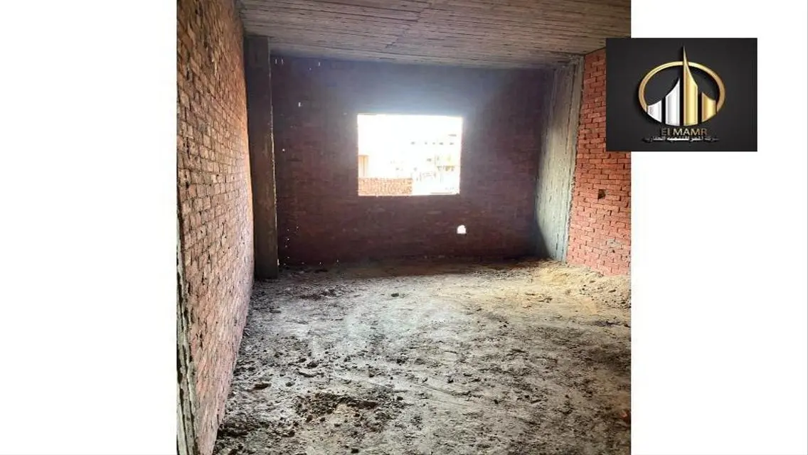 A corner apartment, square layout, ready for deliv