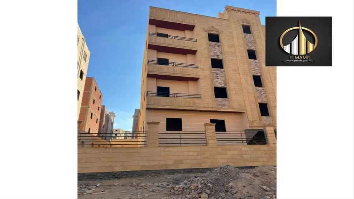 شقة 145م ناصيه صريحه  بالقرب من المنطقة التجارية