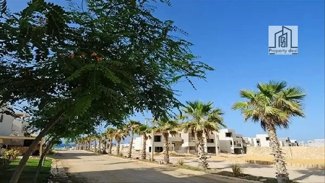 بإطلالة على البحر شاليه سينيور علوي 4 غرف+ روف