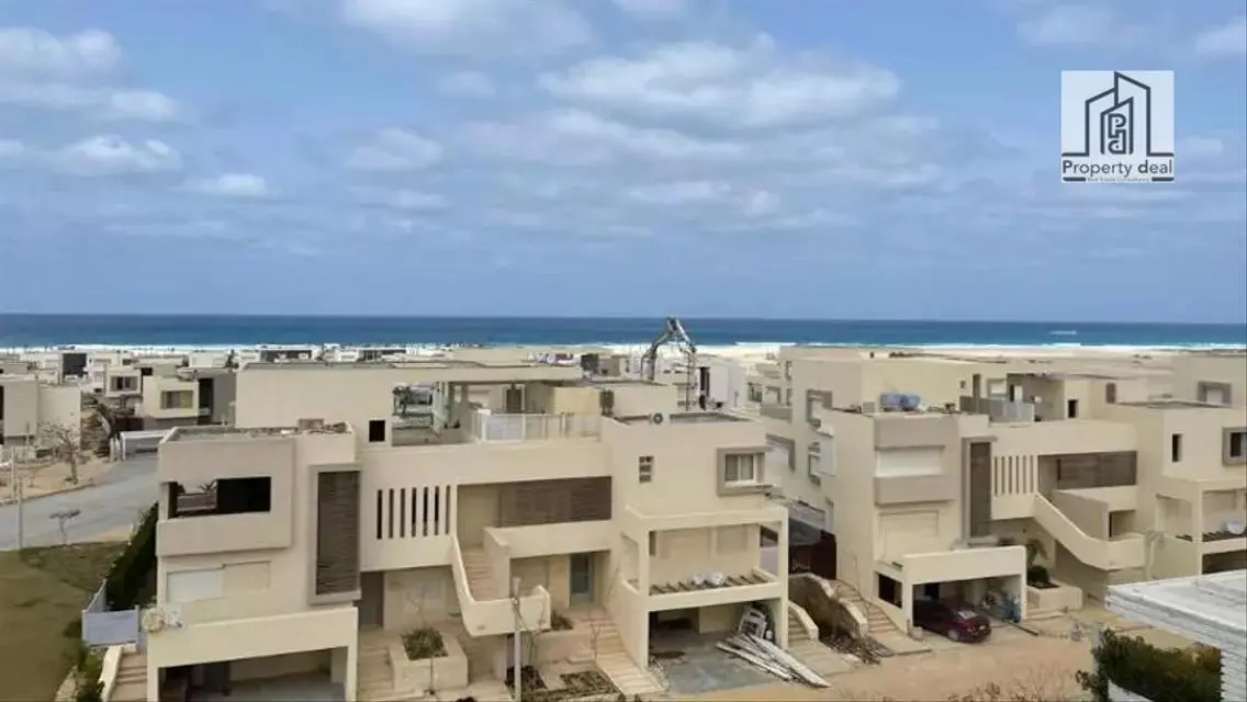 بإطلالة على البحر شاليه سينيور علوي 4 غرف+ روف