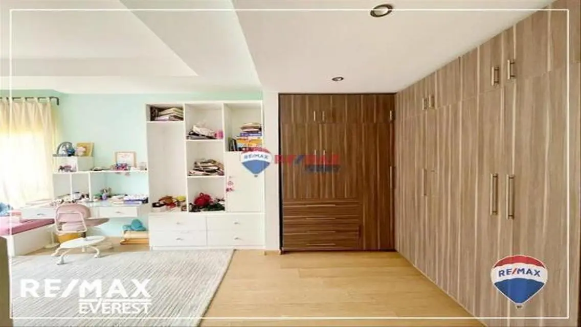 Prime Location Semi-furnished Twinhouse in Jeera