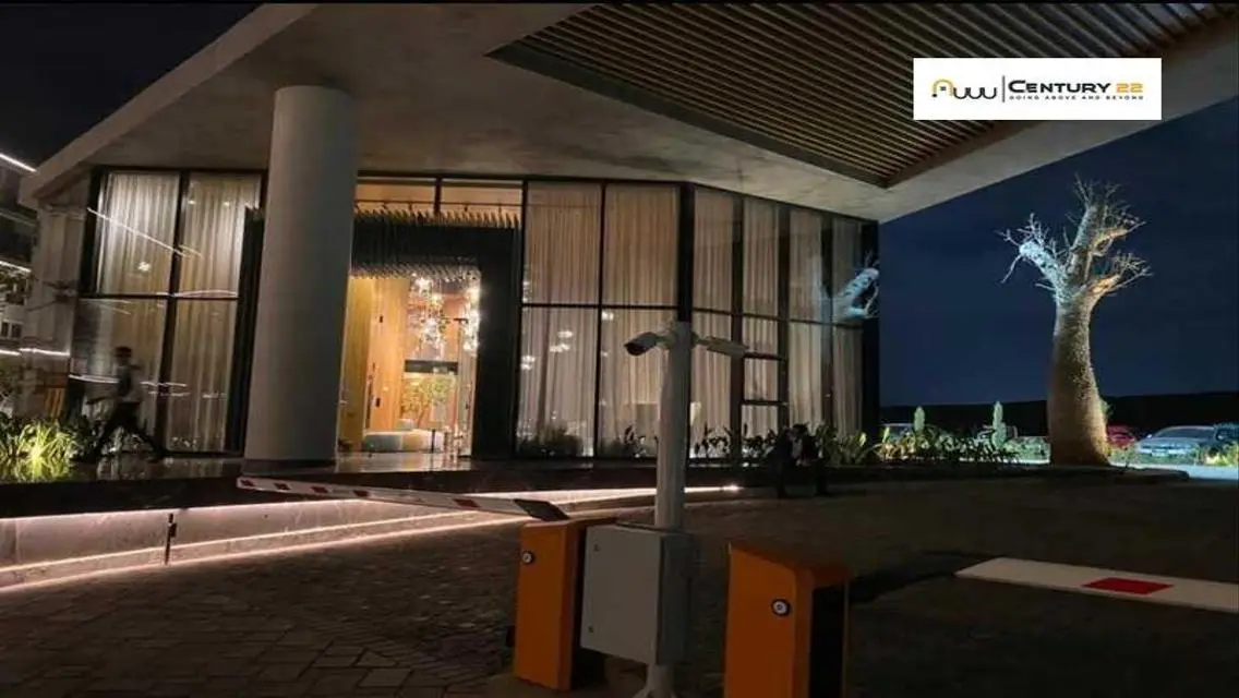 شقة للبيع ارضى بحديقةفى كمبوند ماونتن فيو اى سيتى