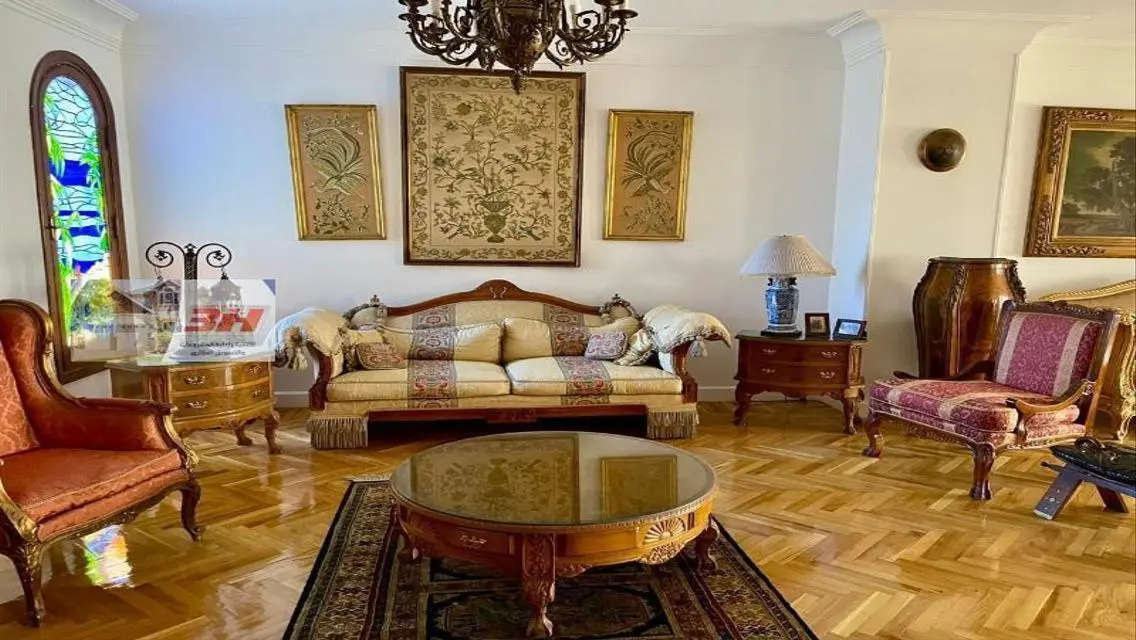شقة 330 م للبيع عمارات عثمان روكسى مصر الجديدة   .