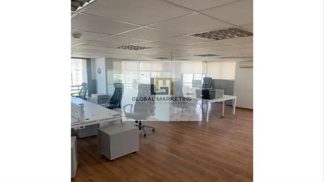 مبنى متشطب للإيجار 3500م على شارع التسعين