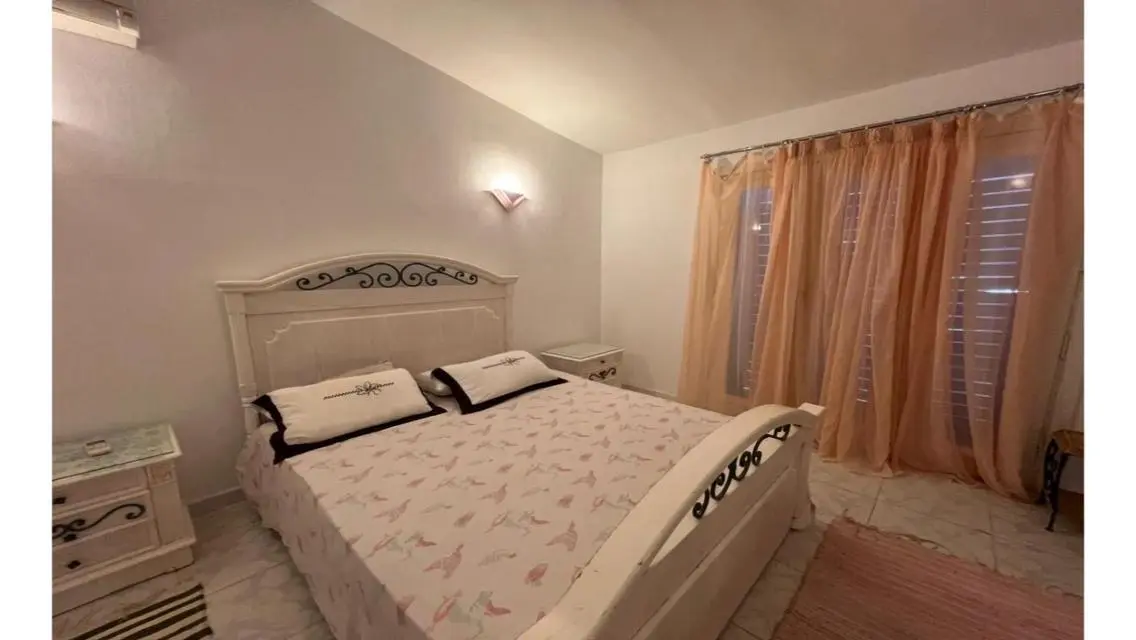 للبيع فيلا بمارينا 5 اول صف بحيره رمليه           