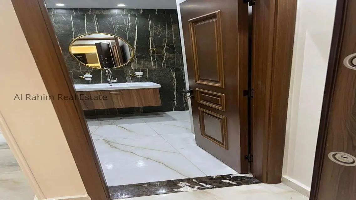شقة في مدينتي 200م تشطيب الترا سوبر لوكس للبيع كاش