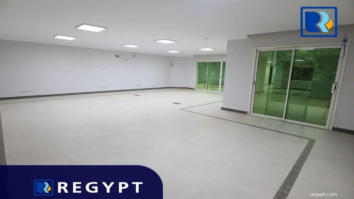 طابق إداري كامل للإيجار في الكورنيش