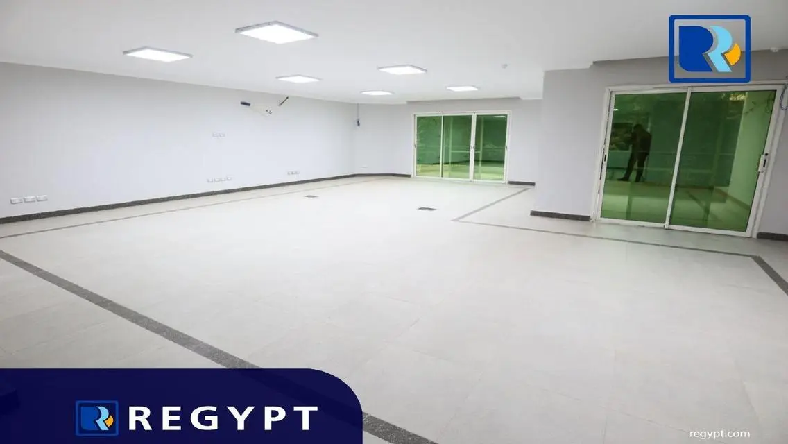 طابق إداري كامل للإيجار في الكورنيش