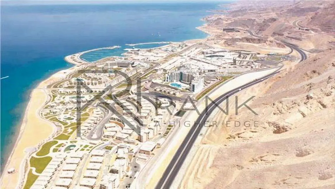 شالية للبيع في الـمونت جلالة بسعر مميز على اللاجون