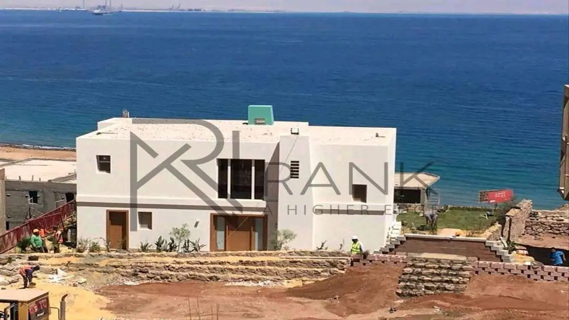شالية للبيع في الـمونت جلالة بسعر مميز على اللاجون