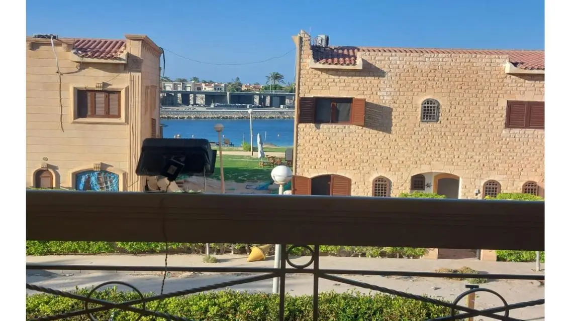 للبيع فيلا بمارينا 5 اول صف بحيره رمليه           