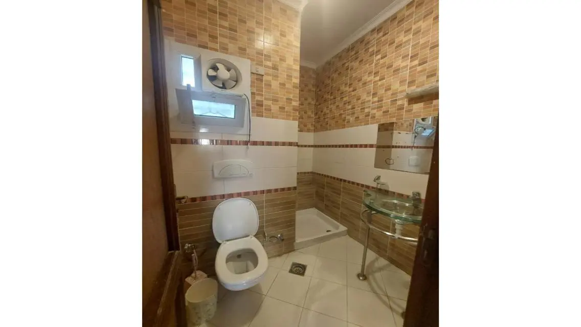 للبيع فيلا بمارينا 5 اول صف بحيره رمليه           