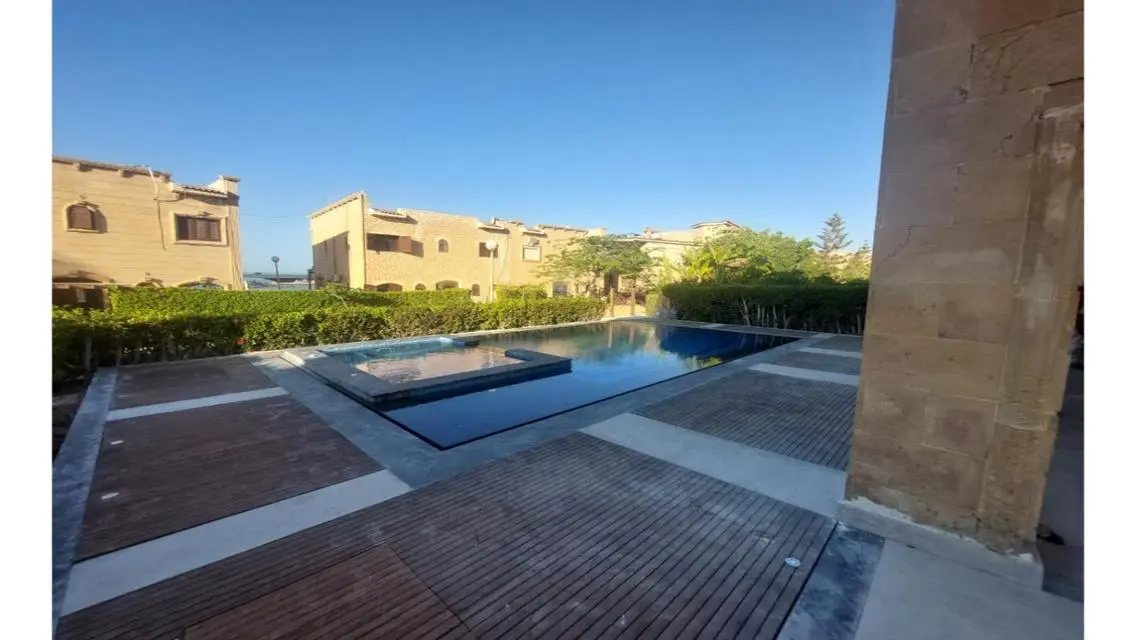 للبيع فيلا بمارينا 5 اول صف بحيره رمليه           