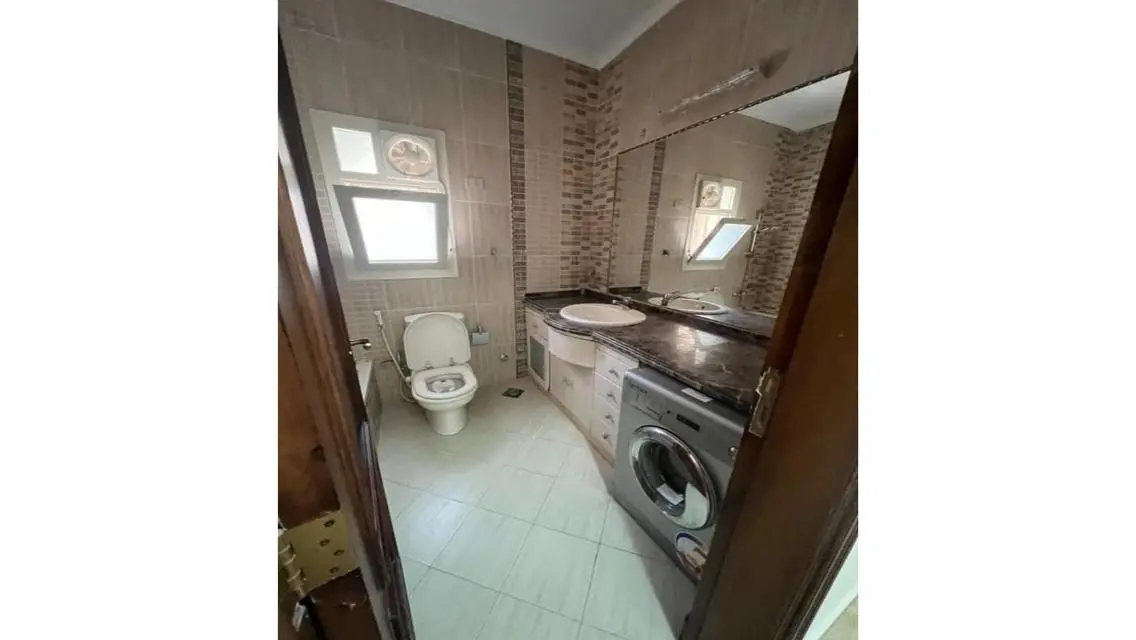 للبيع فيلا بمارينا 5 اول صف بحيره رمليه           