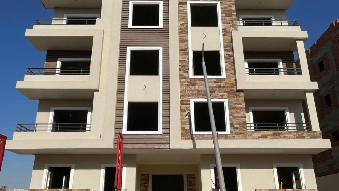 An apartment at a bargain price in Beit Al-Watan,
