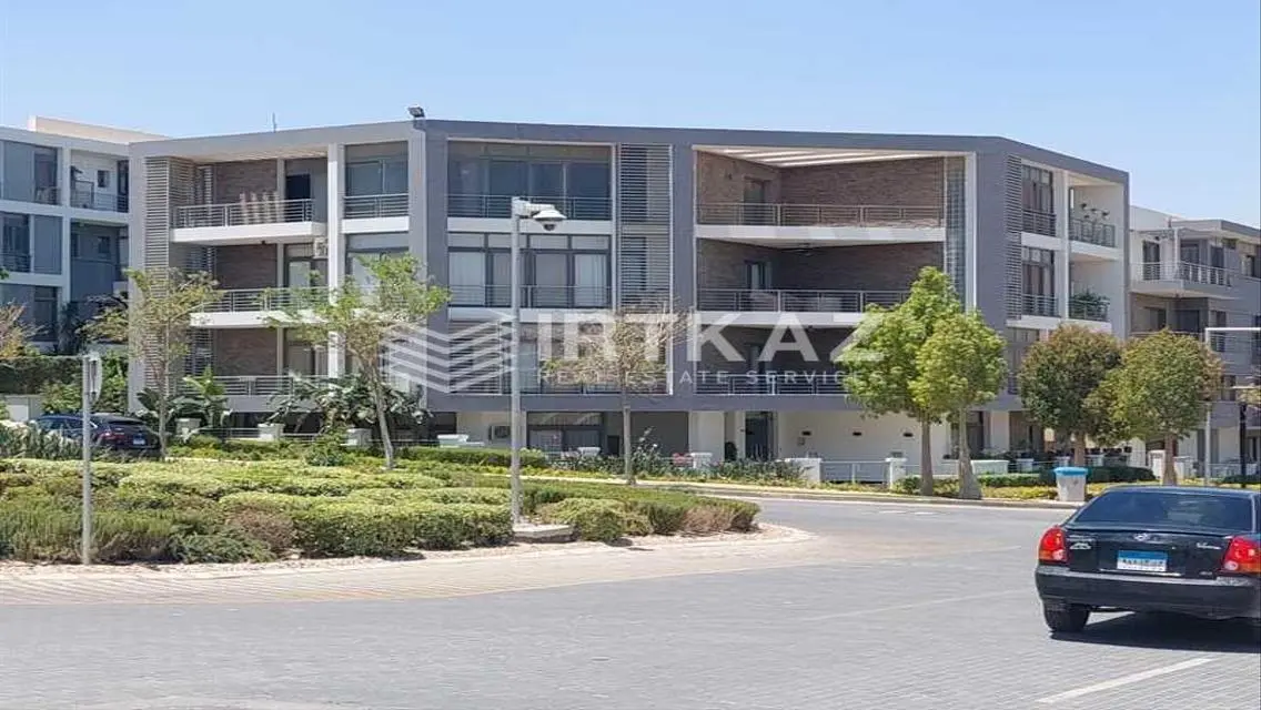Luxury Villa for Sale with Lake View