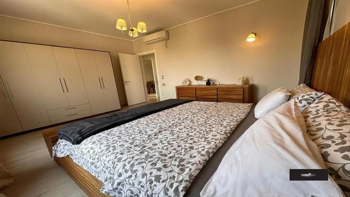 Rent Modern Studio in Palm Hills Village Gate