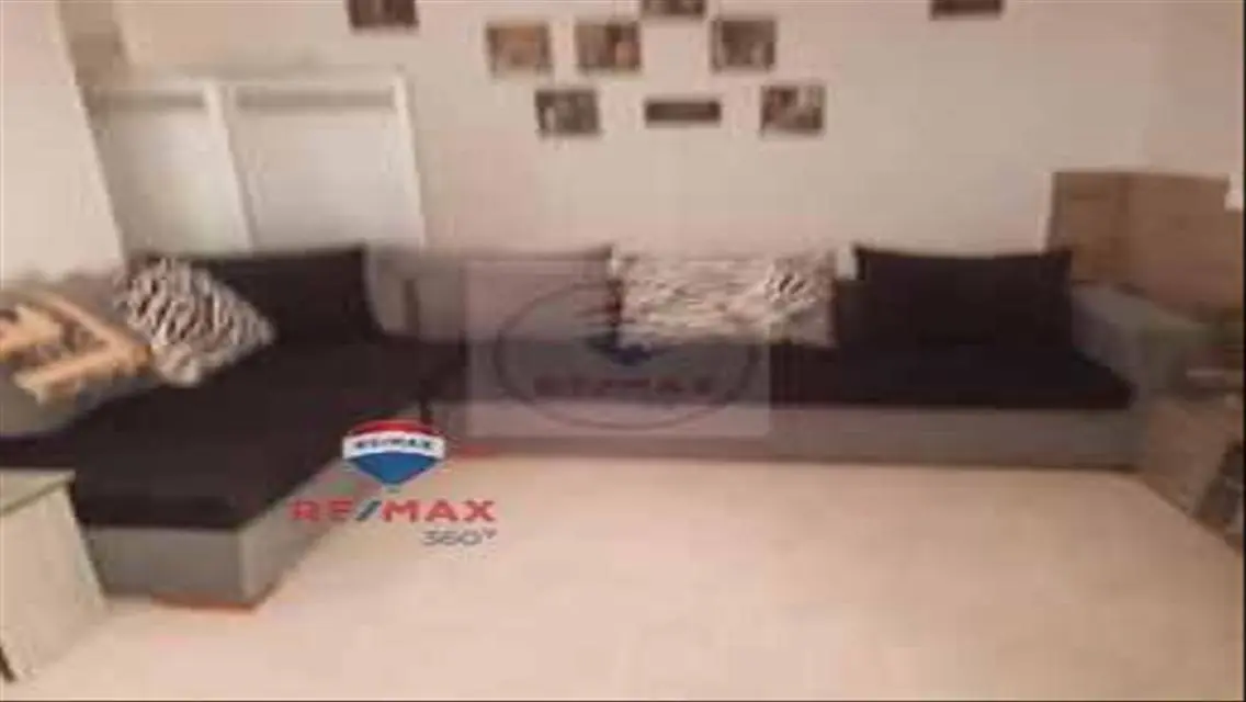 Must see, prime location, American kitchen