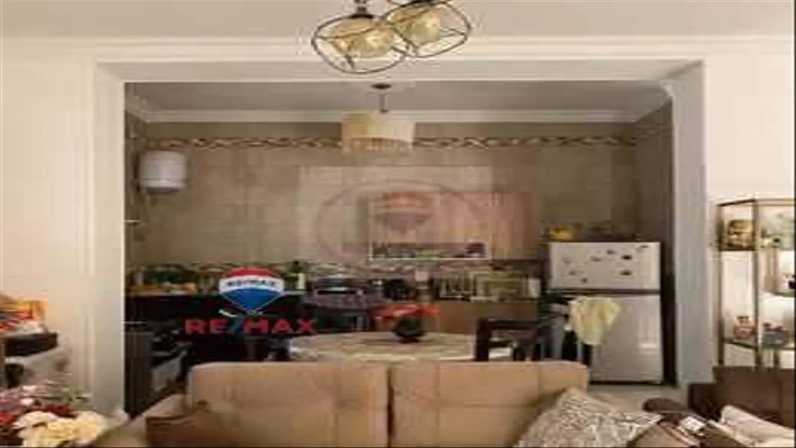 Must see, prime location, American kitchen