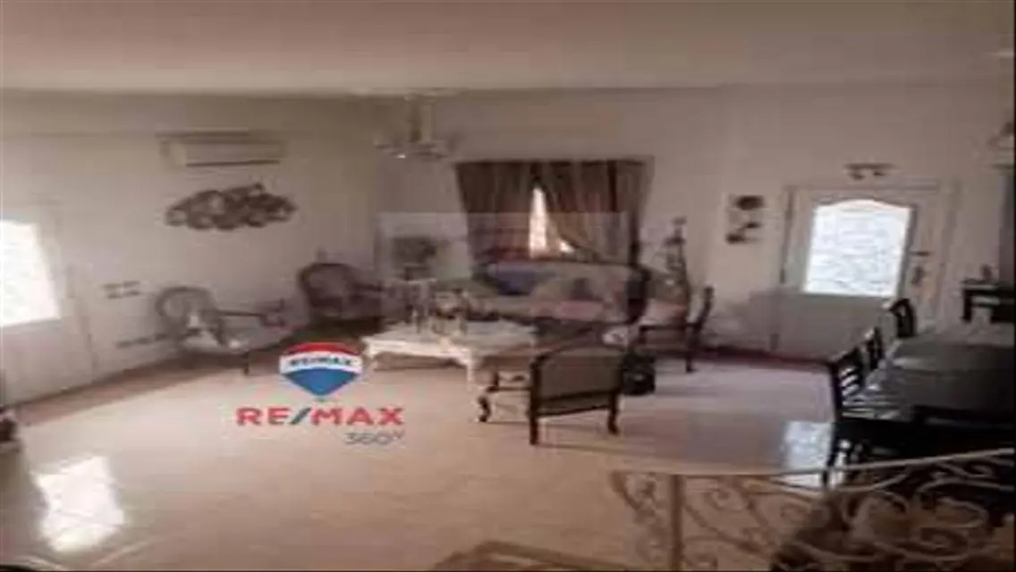 Must see, prime location, American kitchen