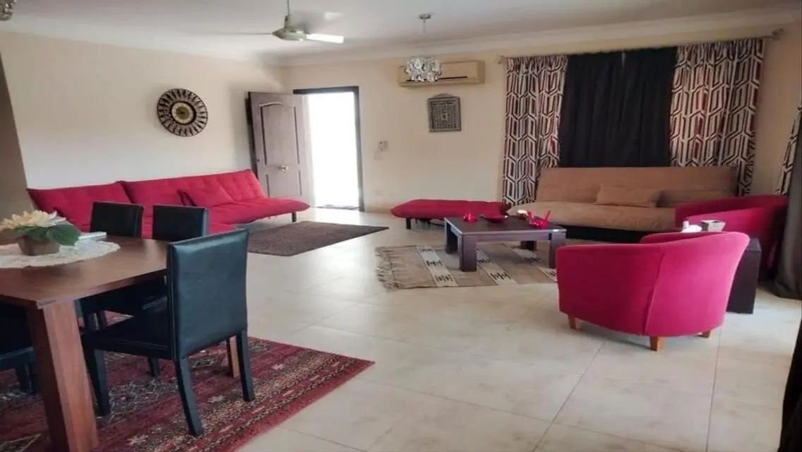 شالية اول صف بحر للبيع قرية لافيستا 5 العين السخنة