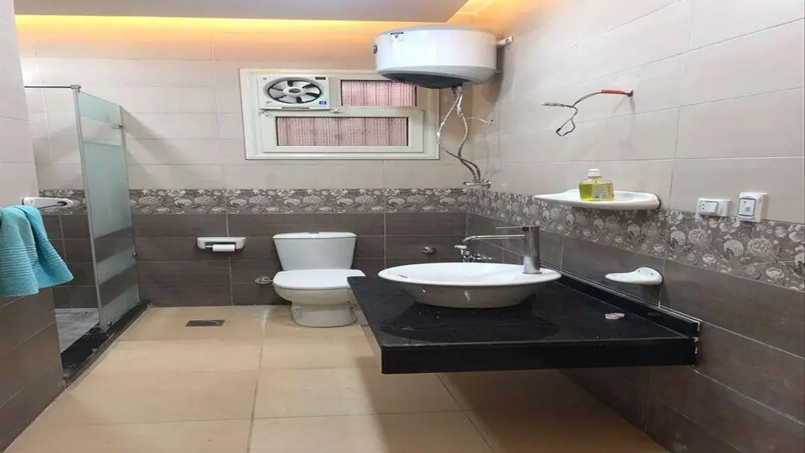 شقة رائعه 3 غرف للبيع بكمبوند الزهوة التجمع الخامس