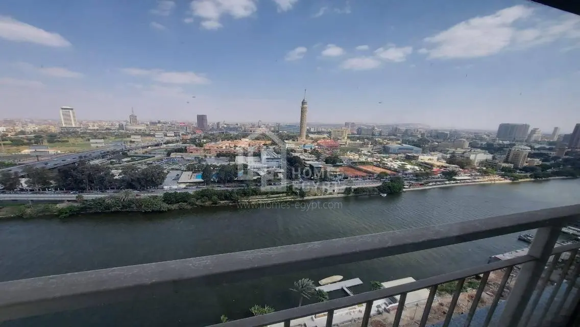 Stunning Nile and Cairo Tower View Apt in Dokki