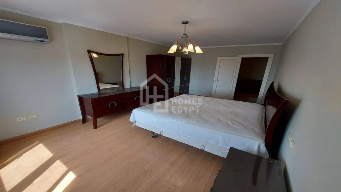 Stunning Nile and Cairo Tower View Apt in Dokki