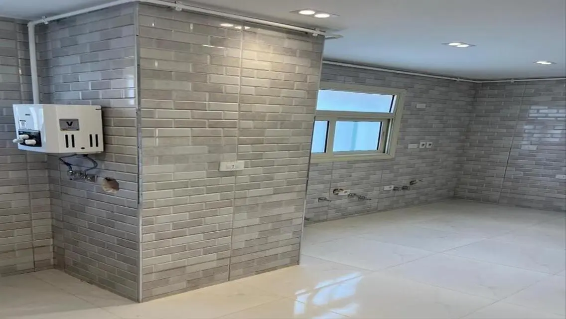 Apartment for Rent in Promenade on swimming pool.