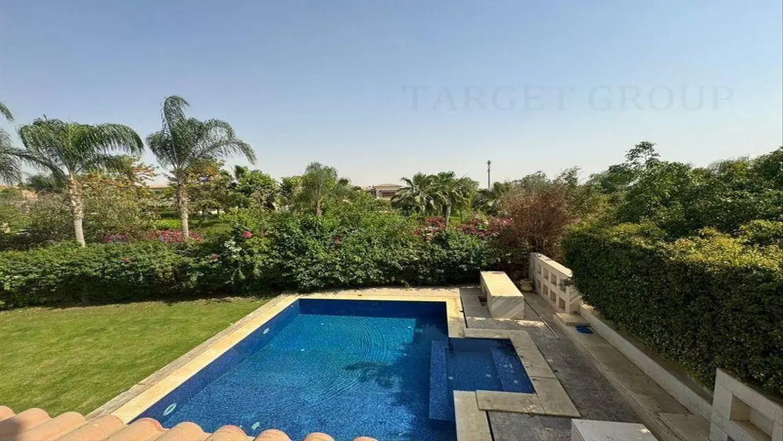 Villa in Lake View Dusit, furnished ultra modern