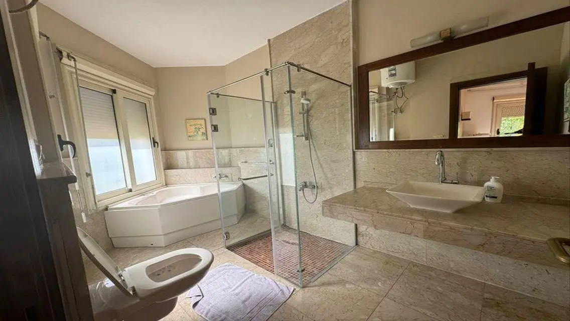 Villa in Lake View Dusit, furnished ultra modern