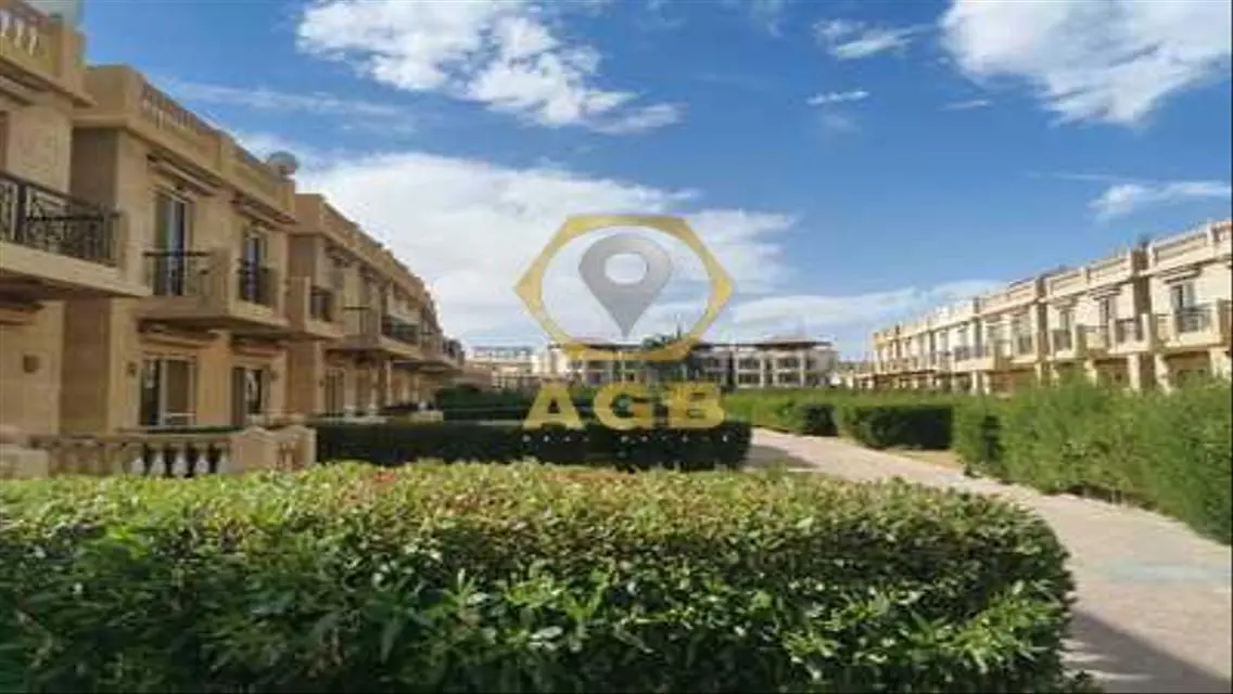 شاليه تحفة للبيع بالتقسيط في منتجع بالعين السخنة