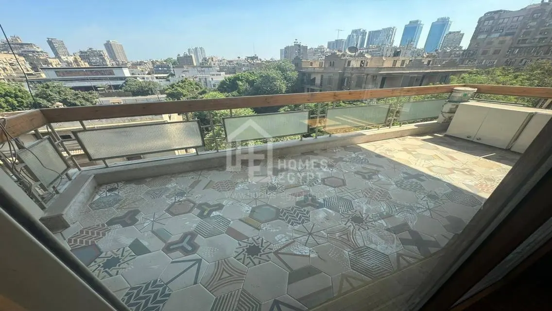 Refurbished South Zamlalek 3 Br Flat