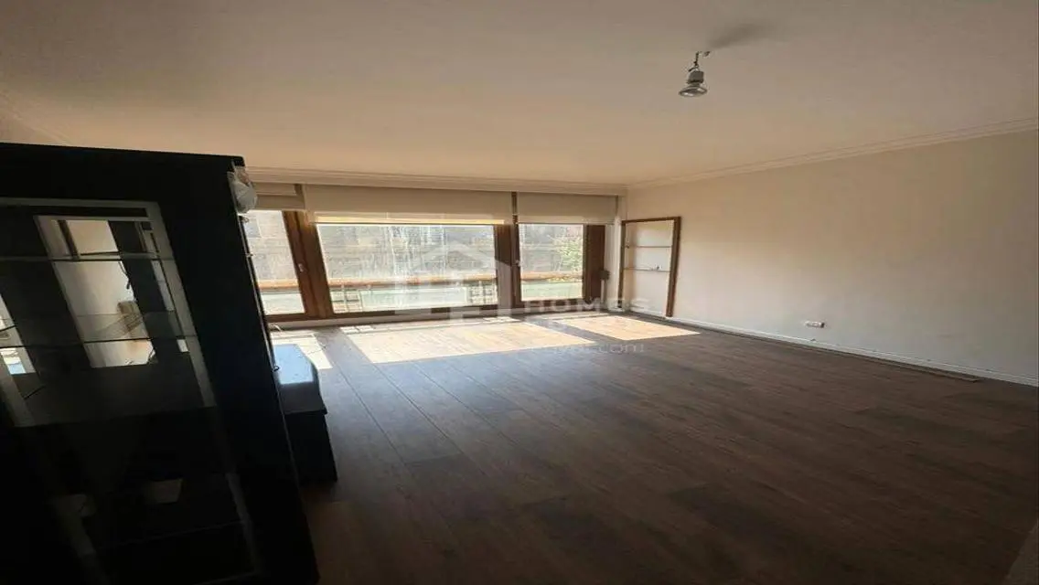 Refurbished South Zamlalek 3 Br Flat