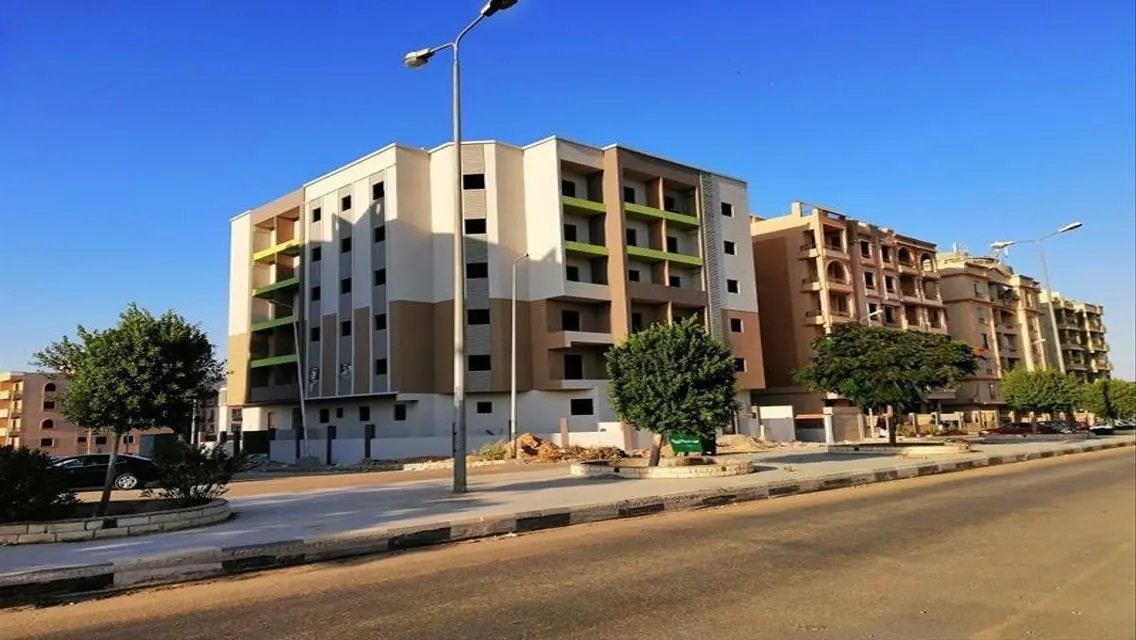 107م لقطة بجوار تيراس مول 3/4 تشطيب كاملة المرافق