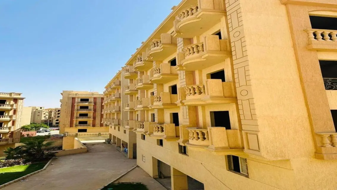 Ready to move apartment , minutes from Water Way