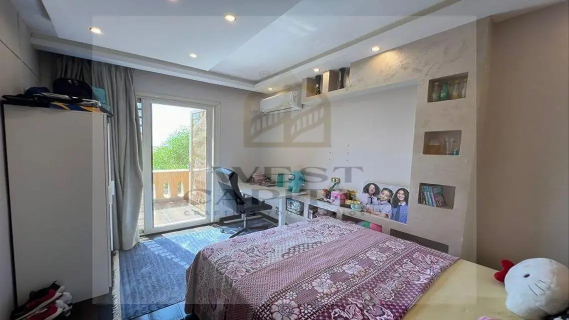 Town house Fully finished for sale in RoyalMeadows