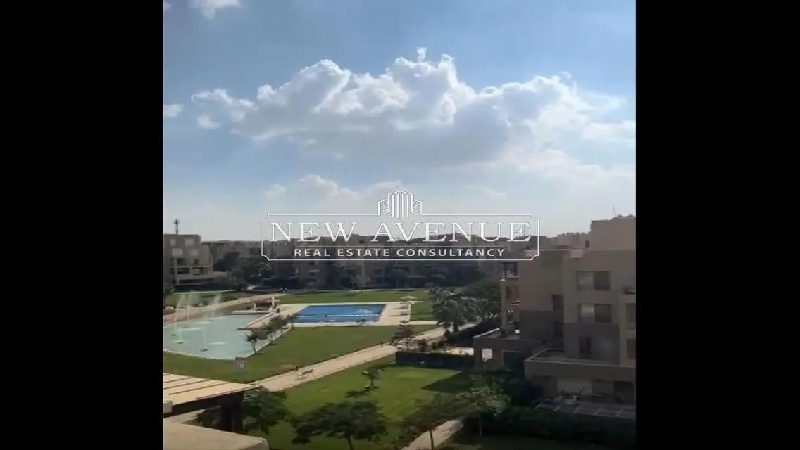 بنتهاوس للبيع بإطلالة بانورامية في بالم باركس