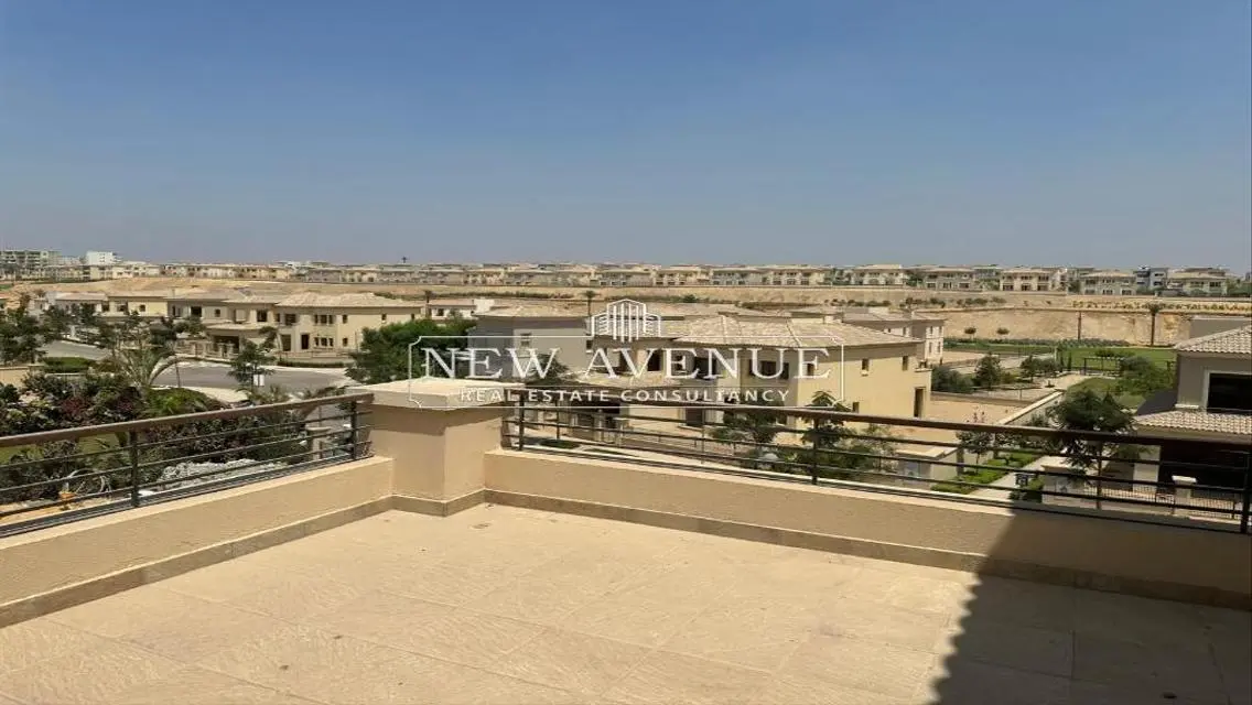 فيلا مستقلة كاملة التشطيب في ليفانا أب تاون